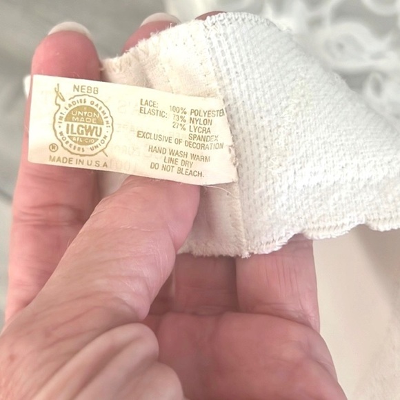 Vintage 36C, Union Made, Victoria's Secret White Lace Bra Bustier, Price is Firm - Picture 5 of 10